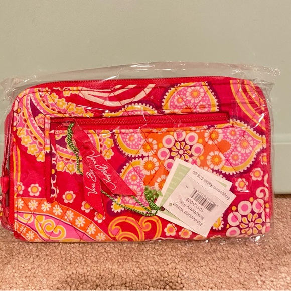 Vera Bradley Zip Around Wallet “Raspberry Fizz”. NWT - Picture 2 of 5